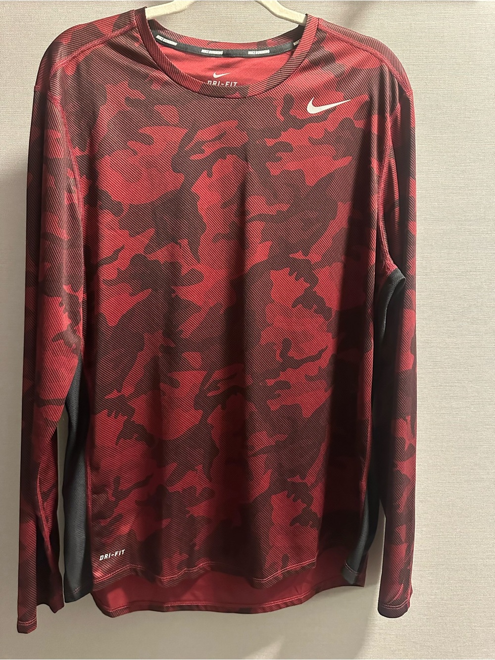 Nike Dri-Fit Running Red Camo Long Sleeve Shirt Size L